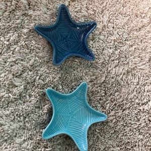 Set of 2 decorative stars